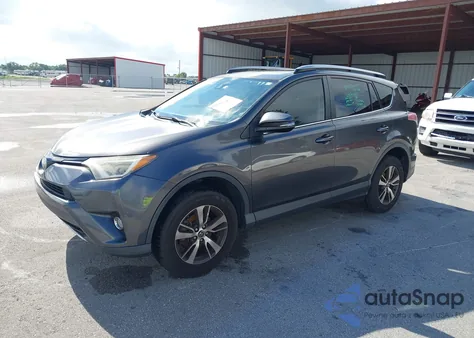 2017 Toyota Rav4 Xle z USA, uszkodzony, nr VIN JTMWFREV0HJ120453